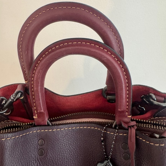 Coach 1941 Rogue in Oxblood with Red Interior - Picture 3 of 16